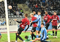 Гостите вкараха изравнителен гол в последната секунда и победиха с