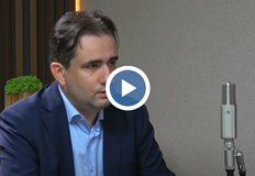 Божидар Божанов разкри какво съдържа компроматната папка на ПеевскиСъпредседателят на