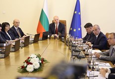 Кабинетът отлага решението за новия размер на минималната заплатаПостановлението на