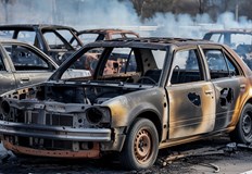 Мерцедес с газова уредба изгоря напълно Ауди частично повреденПожар обхвана