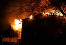 Синът на жертвата е успял да се спаси огънят тръгнал