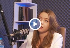 Кристияна Стефанова остана пред вратите на парламента след въпроси към