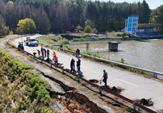 Експертите потвърдиха стабилността на дигата при НиколовоЧастичното бедствено положение в