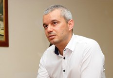 Вероятните последици от политическата криза коментирани с черен хуморЛидерът на