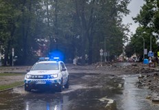 Трима души загинаха а най малко 13 бяха ранени при инцидента