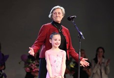 Легендарната треньорка вдъхнови ученици с личната си историяЛегендарната треньорка по