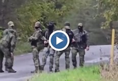 Маскирани мъже с оръжия се струпаха по границата с ЕстонияГоляма