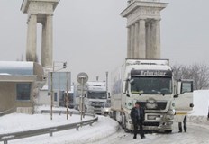 България поема снегопочистването на Дунав мост тази зимаОбластният управител на
