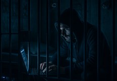 Затворникът се възползвал от неактуализирана парола с администраторски права и