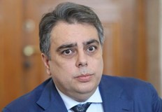Лидерът на ПП алармира че 200 милиона за медиците ще