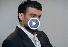 Певецът поясни че не става въпрос за никоя от жените