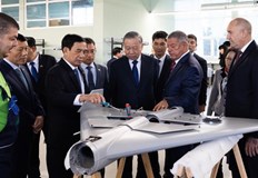 Президентът и генералният секретар на Виетнамската комунистическа партия То Лам