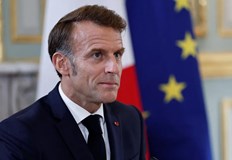 Френският президент хвърли вината за кризата върху свадливи партии Френският президентЕманюел