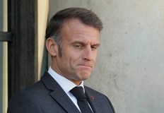 Френският президент приближава антирекорда на Франсоа ОландПопулярността на френския президент