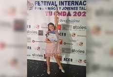 Елена Димитрова е възпитаничка на Вокална група Приста Десетгодишната Елена Димитрова