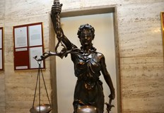 Седемчленна комисия ще излъчи три кандидатуриПравителството възложи на министъра на