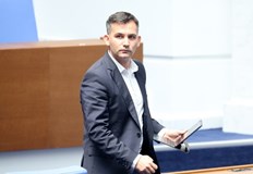 Изкупиха гласовете пред погледа на полицията Пеевски унижи ГЕРБ и МВР