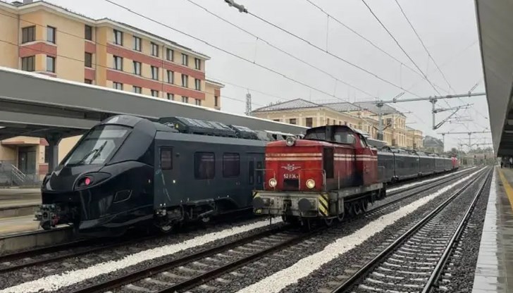Модерната мотриса е собственост на Румъния и повдига въпроси за бъдещето на българската поръчка Модерната мотриса е собственост на Румъния и повдига въпроси за бъдещето на българската поръчка