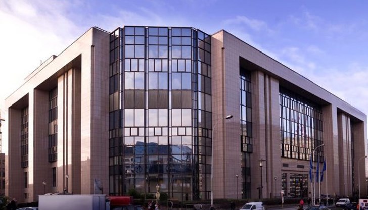 Датското председателство обяви, че пакетът ще бъде официално приет утре сутринта