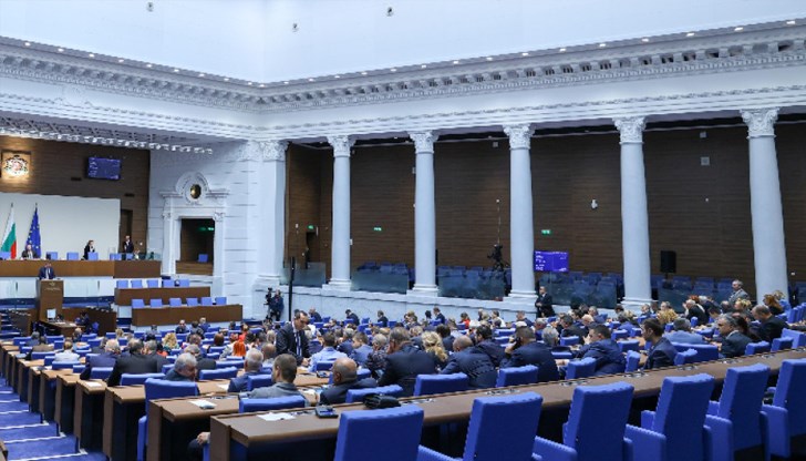 Целта е минимум 33% директорски позиции в публичните дружества да бъдат заети от по-слабо представения пол до 30 юни 2026 година