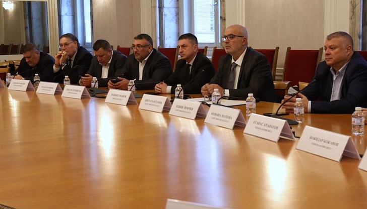 Депутати спориха за Делян Пеевски и политическия неутралитет