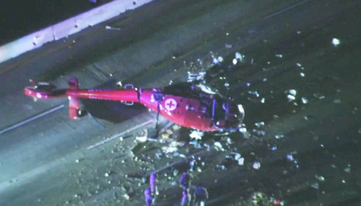 Трима души от екипажа са в тежко състояние, разследват причините за инцидента Трима души от екипажа са в тежко състояние, разследват причините за инцидента