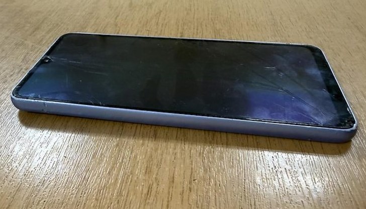 Устройството е марка Samsung и е предадено в Първо РУ още през август