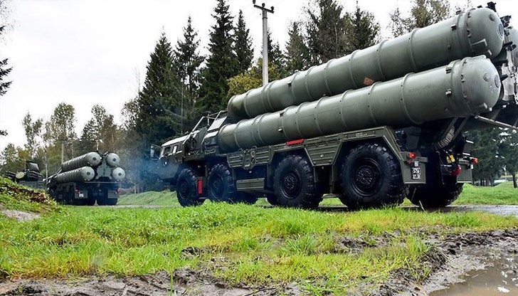 Норвежкият министър на отбраната алармира, че Кремъл засилва военното си присъствие в региона