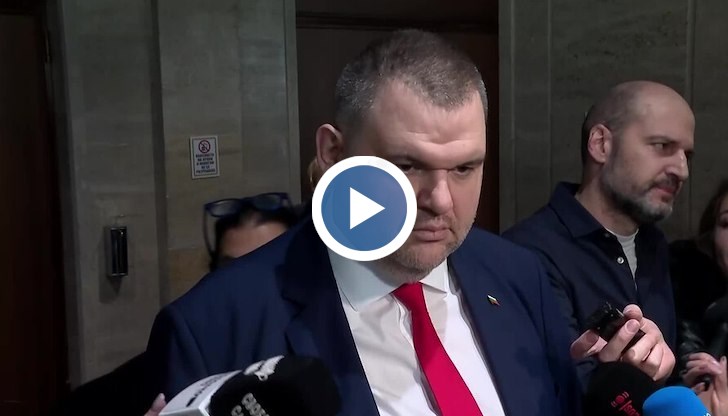 Лидерът на ДПС критикува остро президента Радев и иска оставката му