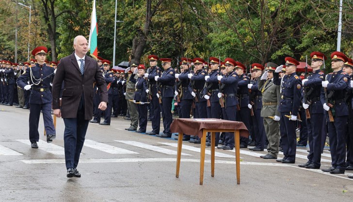 170 курсанти положиха военна клетва пред министър-председателя в Шумен