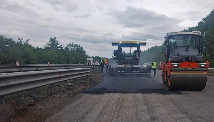 Строителните работи продължават в още три участъка на магистралата