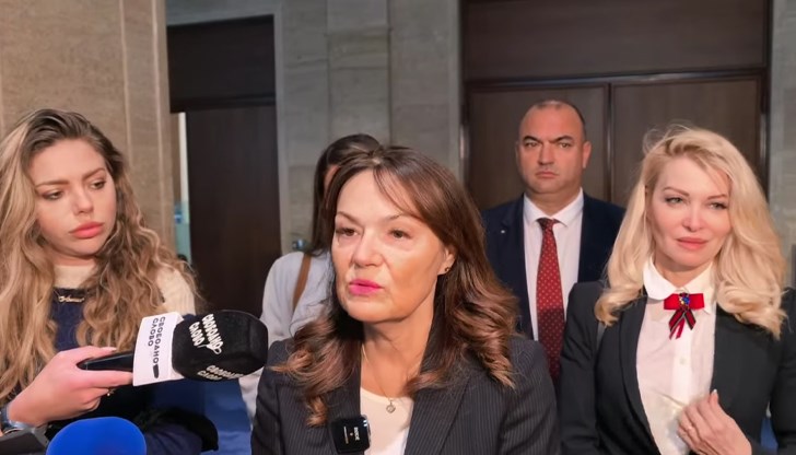 Депутатът Мария Илиева обвини управляващите, че заобикалят общественото мнение Депутатът Мария Илиева обвини управляващите, че заобикалят общественото мнение