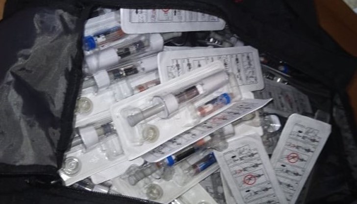 Митничари спряха износ на над 40 000 анаболни стероида за Великобритания