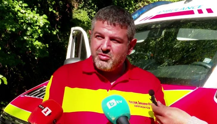 Медикът и екипът му са били първите на местопроизшествието и са извадили пострадалите от пропастта