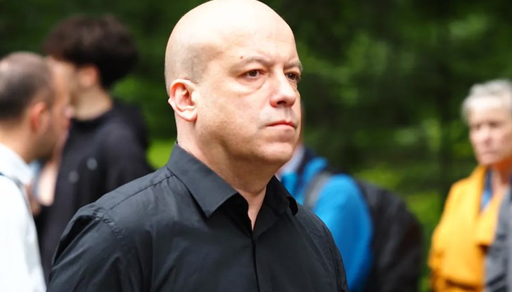 Писателят и водещ обяви решението си в Facebook, ден след критиката към Тошко Йорданов