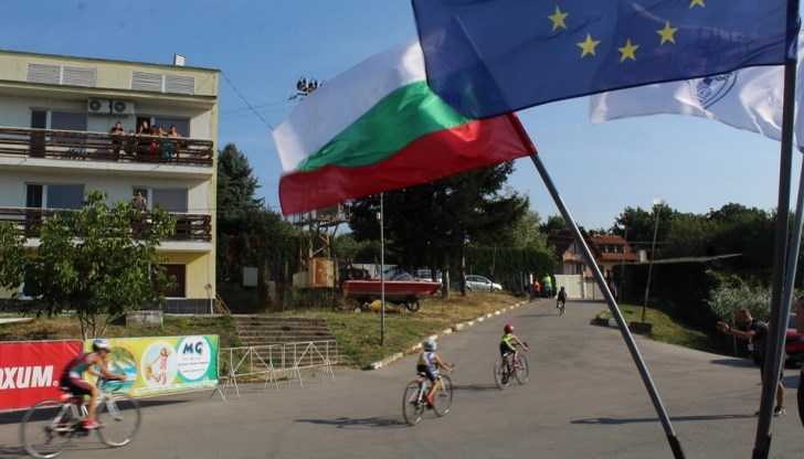 Турнирът ще се проведе на 4 октомври край езерото в Николово, ниските температури отмениха плувния етап на състезанието