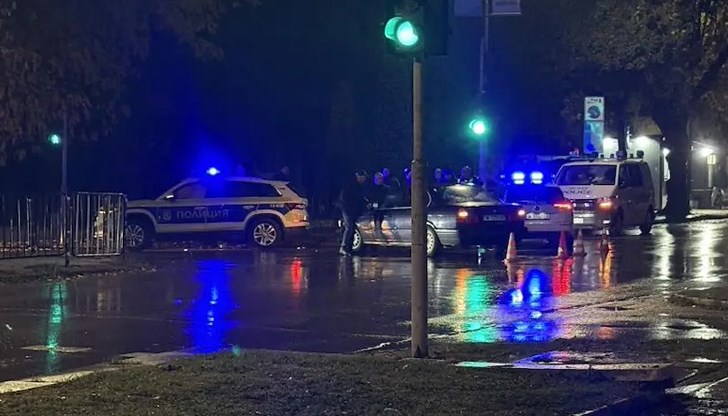 Няма пострадали при инцидента, движението е затруднено