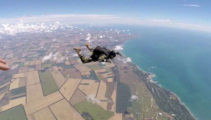 Младшият сержант е транспортиран с хеликоптер в болница в Пловдив след инцидента Младшият сержант е транспортиран с хеликоптер в болница в Пловдив след инцидента
