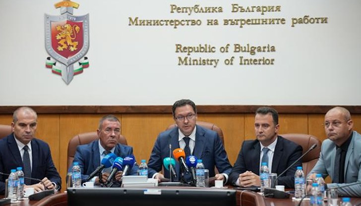 Даниел Митов свика спешно съвещание заради очакваните обилни валежи Даниел Митов свика спешно съвещание заради очакваните обилни валежи