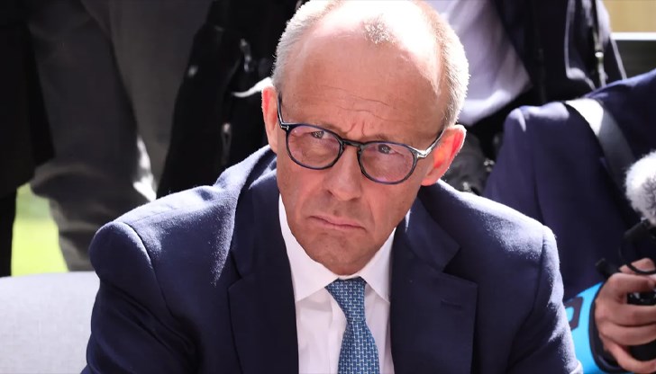 Германският канцлер заяви, че честотата на нахлуванията е безпрецедентна дори в сравнение със Студената война Германският канцлер заяви, че честотата на нахлуванията е безпрецедентна дори в сравнение със Студената война