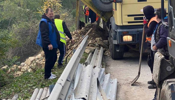 Агенция "Пътна инфраструктура" планира да възстанови движението след десет дни