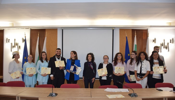 Петима млади автори получиха награди за иновативни проекти в образователна инициатива