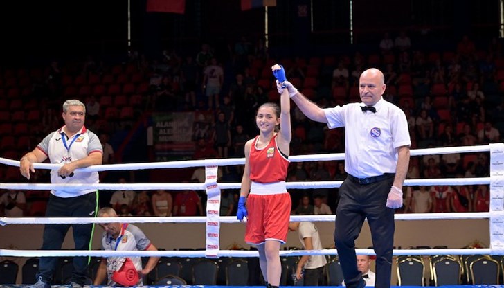 Талантливата българска боксьорка победи убедително представителката на домакините в категория до 46 килограма Талантливата българска боксьорка победи убедително представителката на домакините в категория до 46 килограма