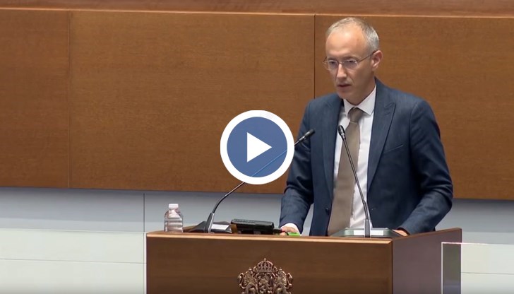 Парламентът спори за въвеждането на "Добродетели и религия" в клас