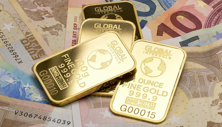 Политическия хаос в Европа и САЩ тласна цената на златото нагоре