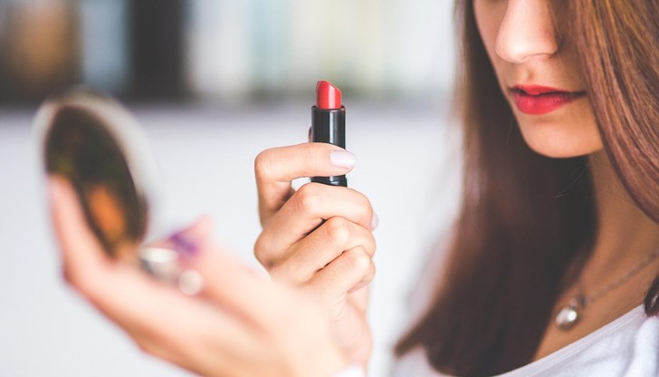 Защо червеното червило е повече от козметика Защо червеното червило е повече от козметика