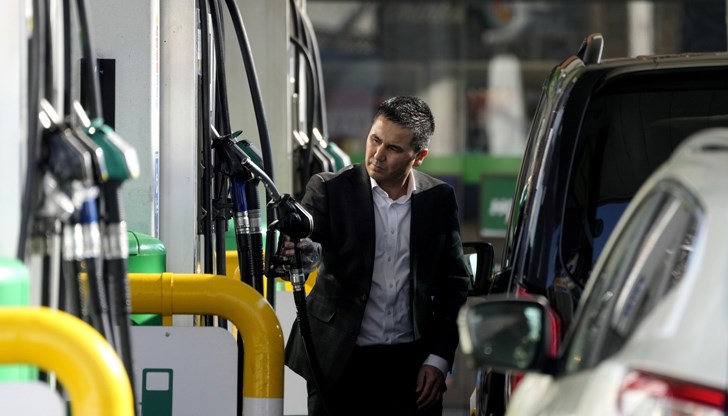 Бензиностанции затварят, а цените на едро гонят рекорди