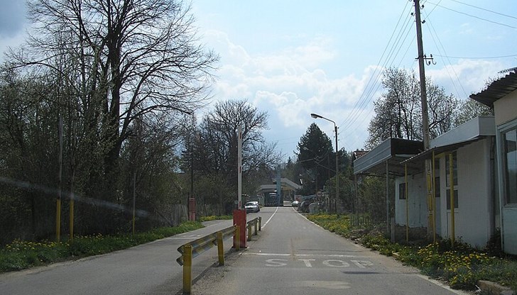 На изход от Сърбия всички моторни превозни средства се пропускат в нормален режим