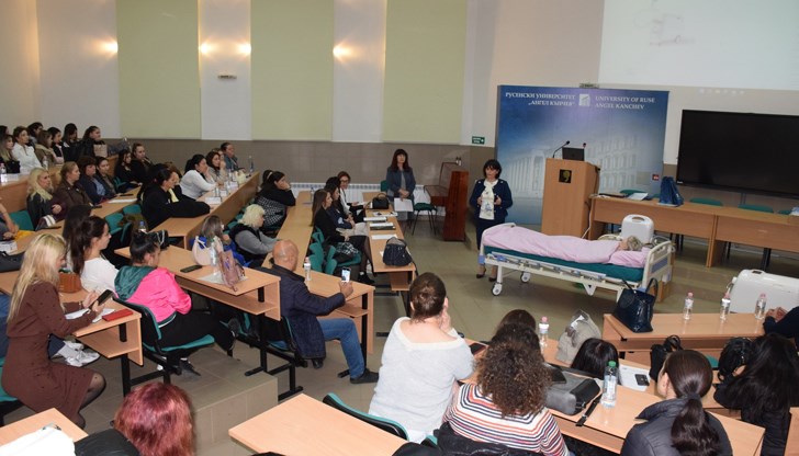 Д-р Рафи Караджиян показа иновацията пред медици и студенти