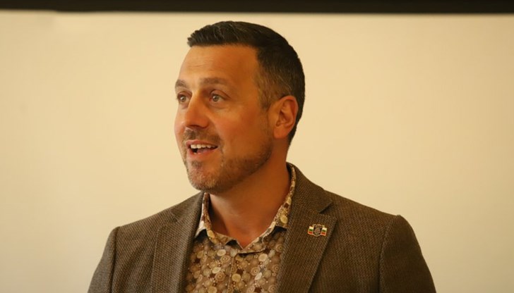 Кметът на Елин Пелин отказва да купува бонбони